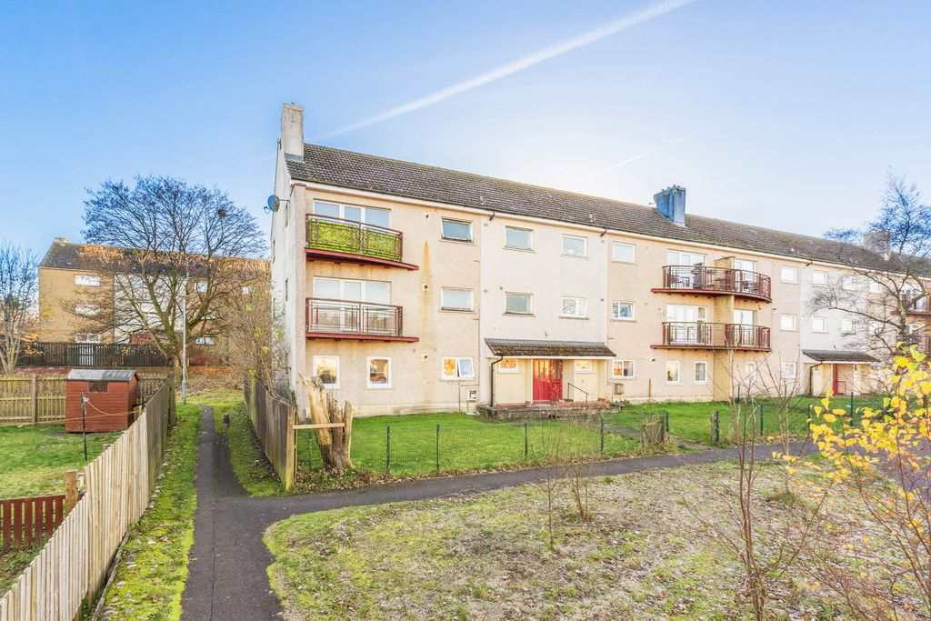 Property photo 1 of 8 5 Paxstone Crescent 02