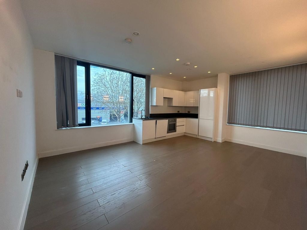 Property photo 2 of 8