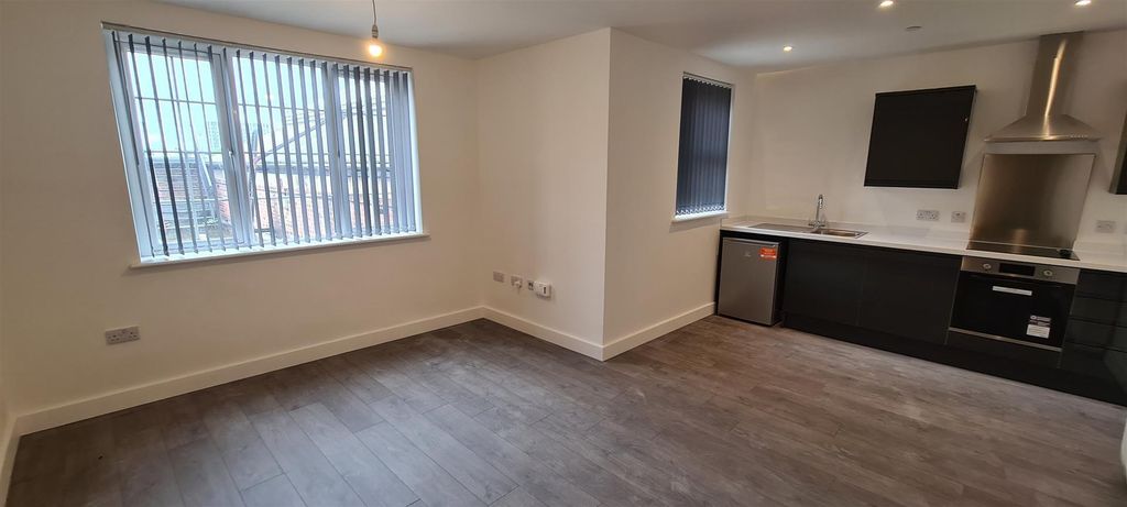 Property photo 3 of 6 Hbqzz6Krbparqphrjq6K1Ukbdxa.Jpg