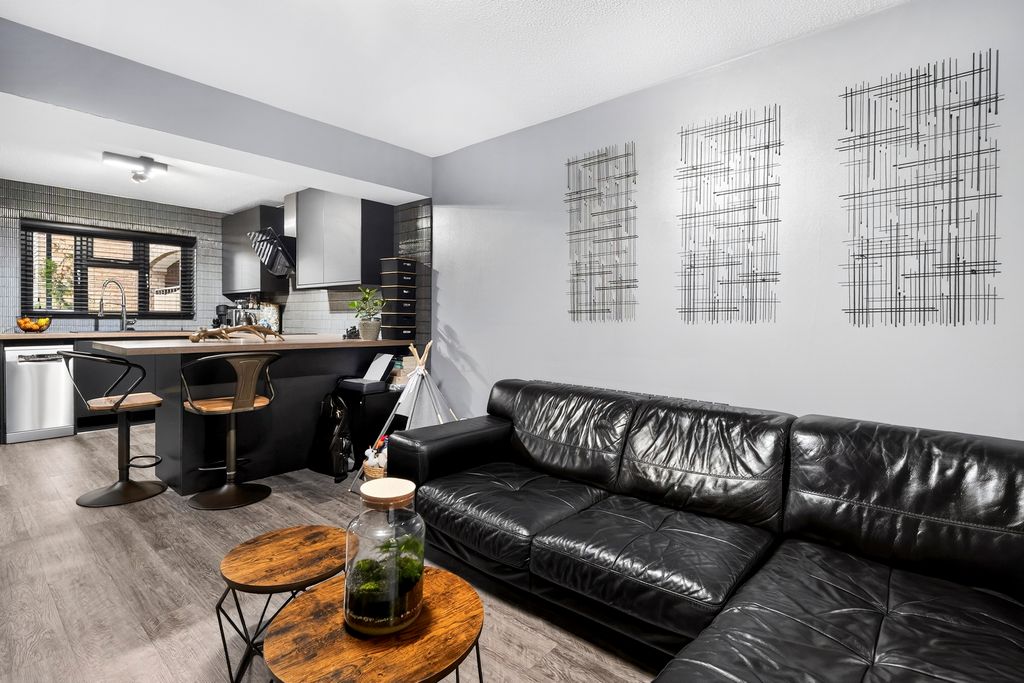 Property photo 3 of 26