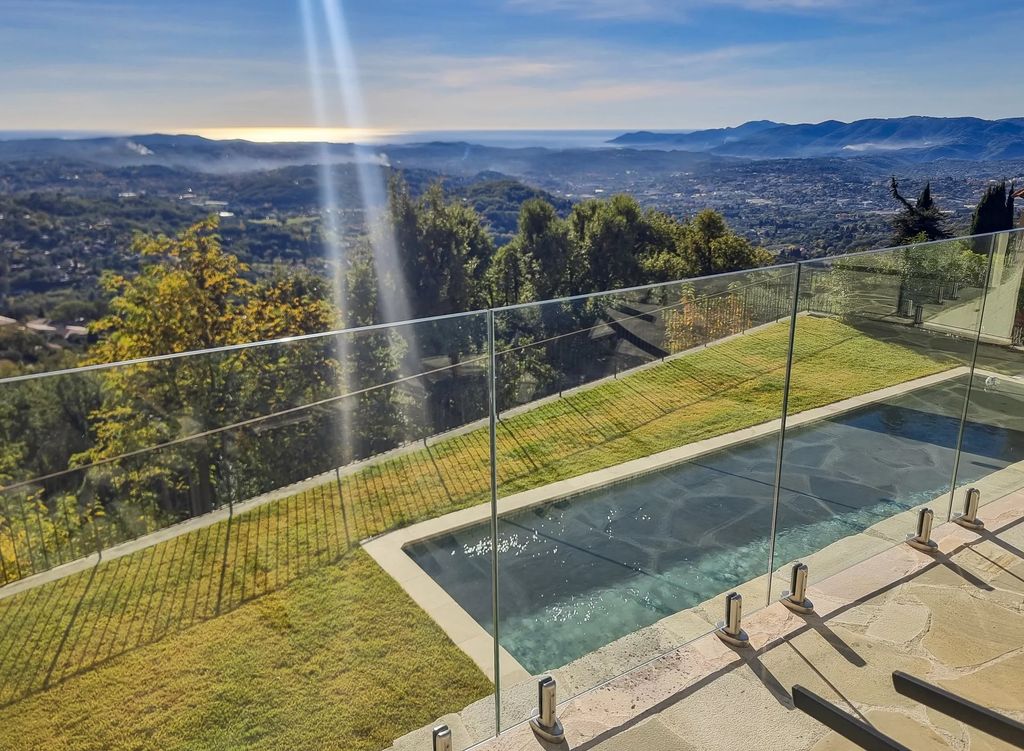 Property photo 2 of 50