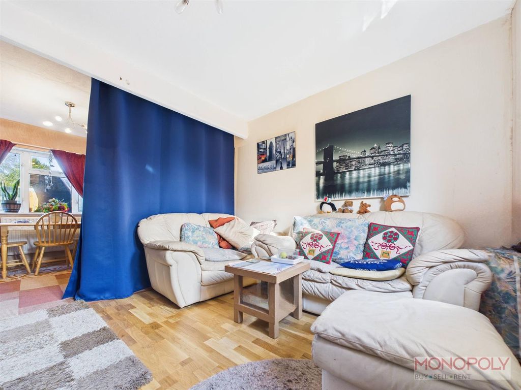 Property photo 3 of 18 Cam03815G0-Pr0360-Still002.Jpg