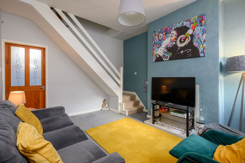 Property photo 3 of 16