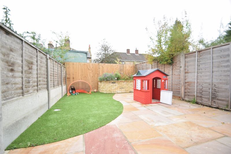 Property photo 3 of 12 Photo 9