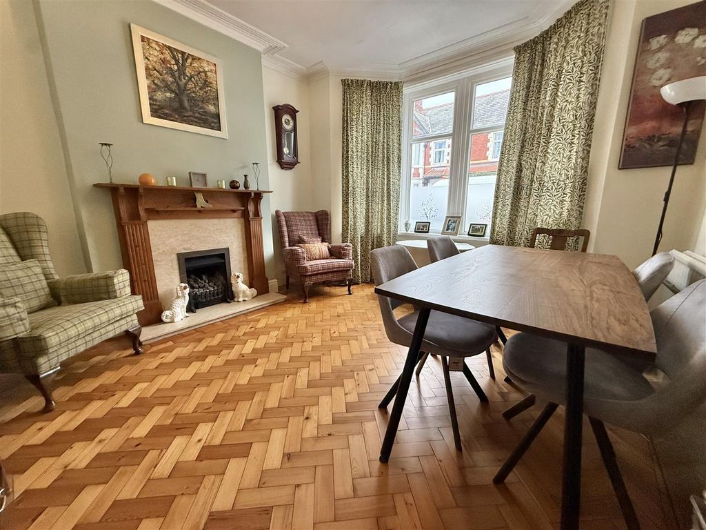 Property photo 3 of 14