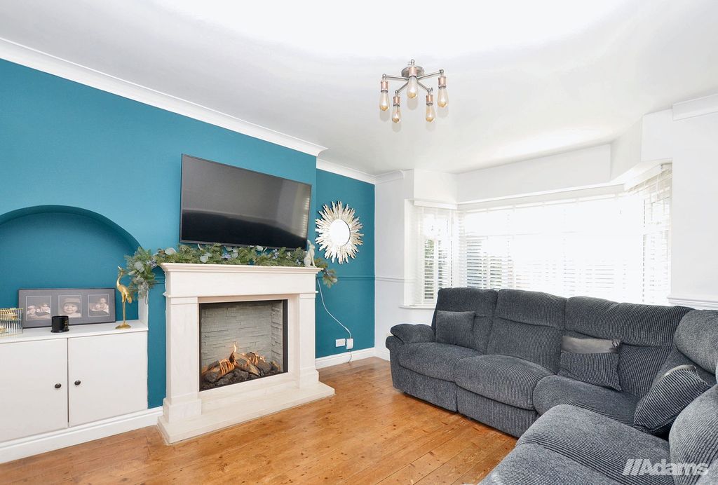 Property photo 2 of 25