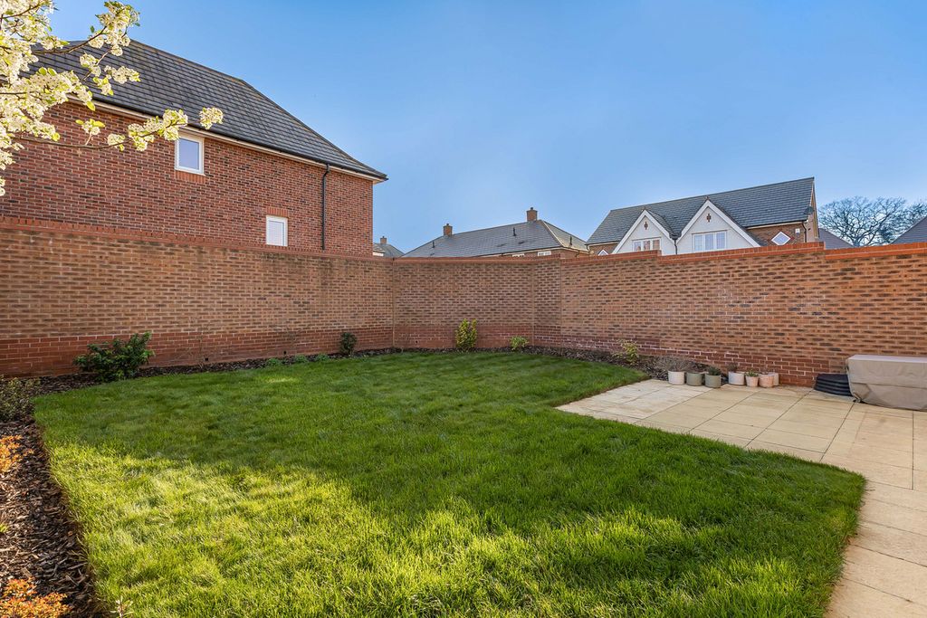 Property photo 3 of 38