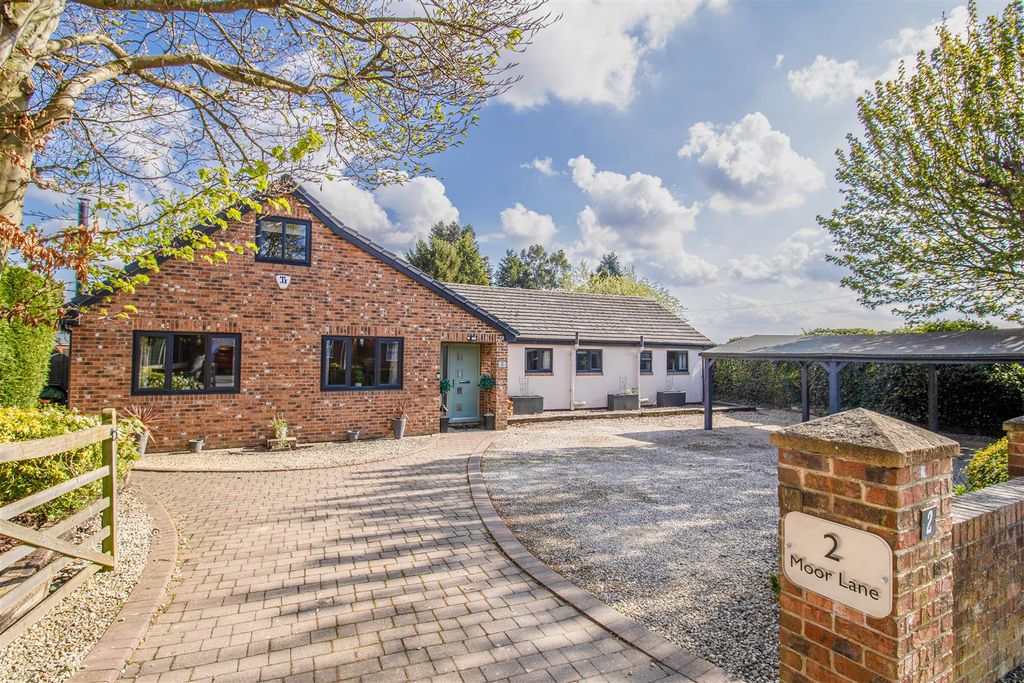 Property photo 1 of 32
