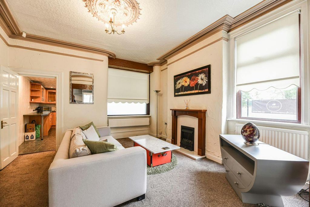 Property photo 2 of 15 Internal