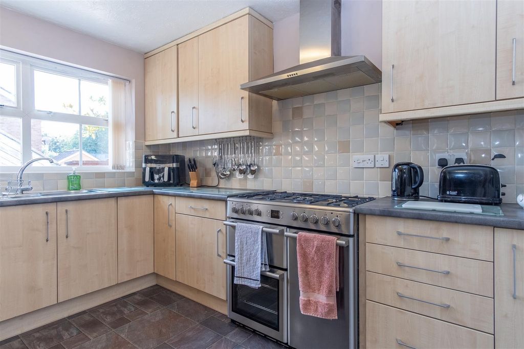 Property photo 3 of 36 Kitchen