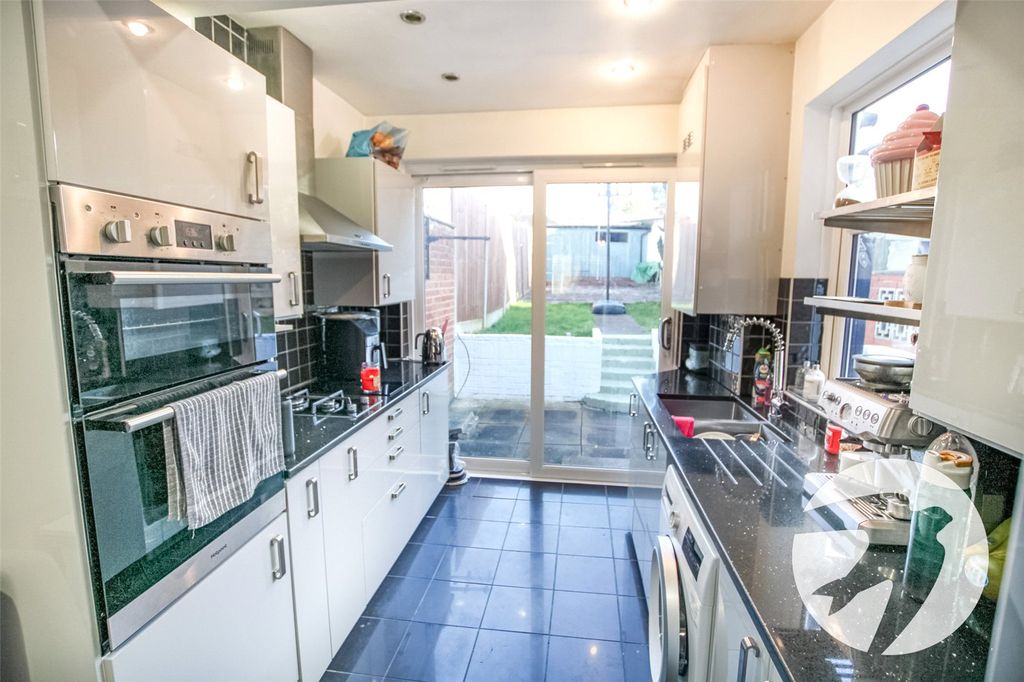 Property photo 3 of 17 Picture No. 06