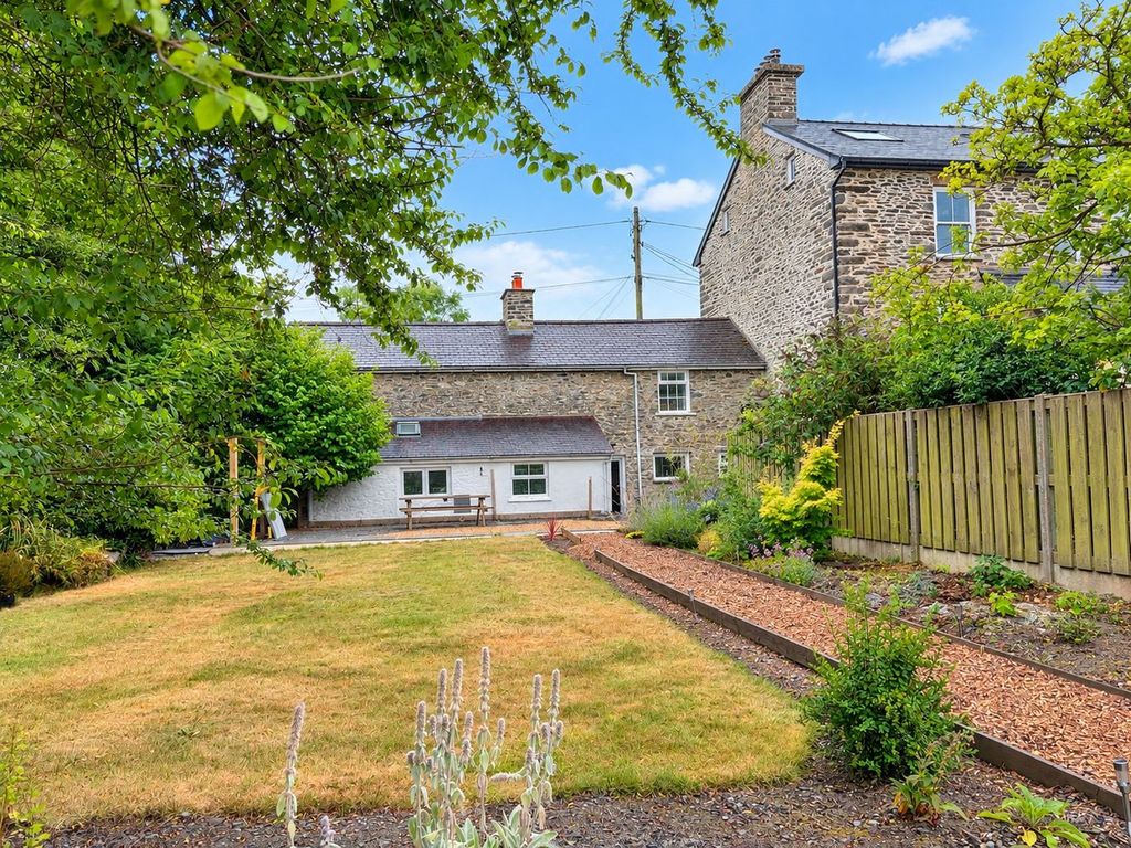 Property photo 1 of 18