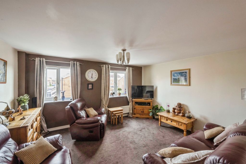 Property photo 3 of 16