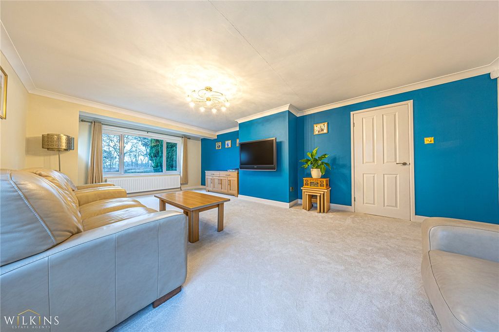 Property photo 3 of 52 Picture No. 11