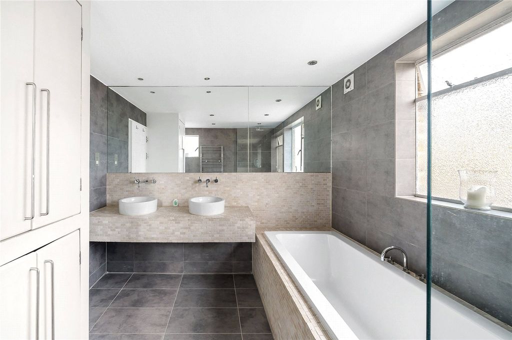 Property photo 3 of 11 Picture No. 37