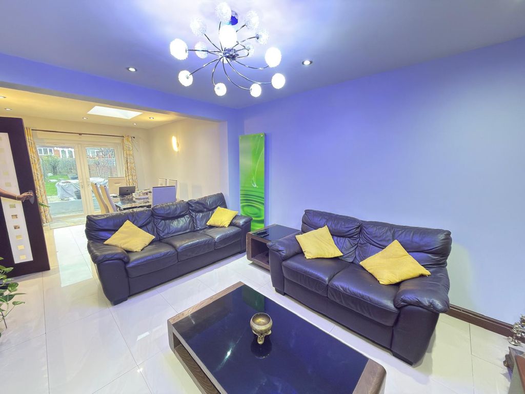 Property photo 2 of 11