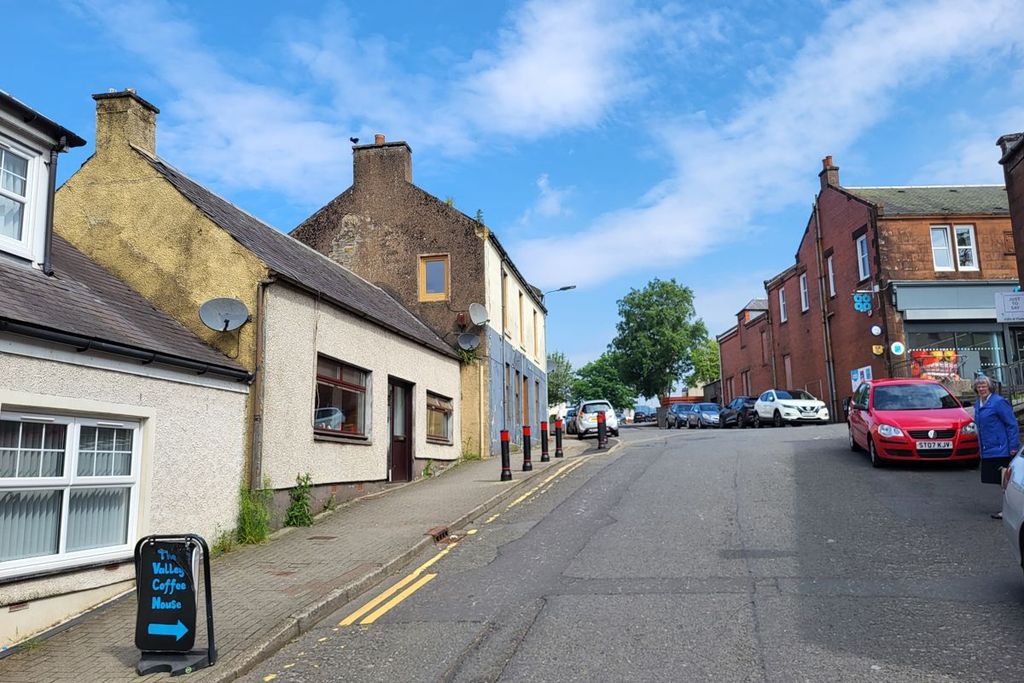 Property photo 2 of 3