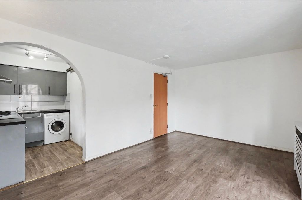 Property photo 3 of 6 Img_2751