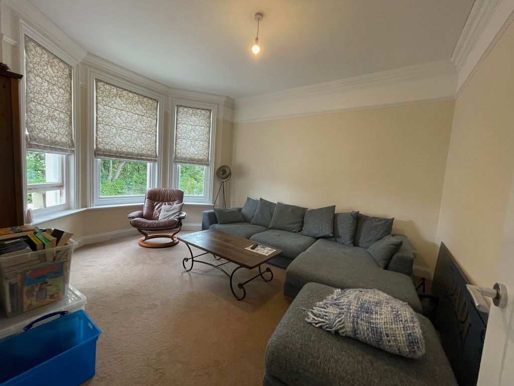 Property photo 2 of 21