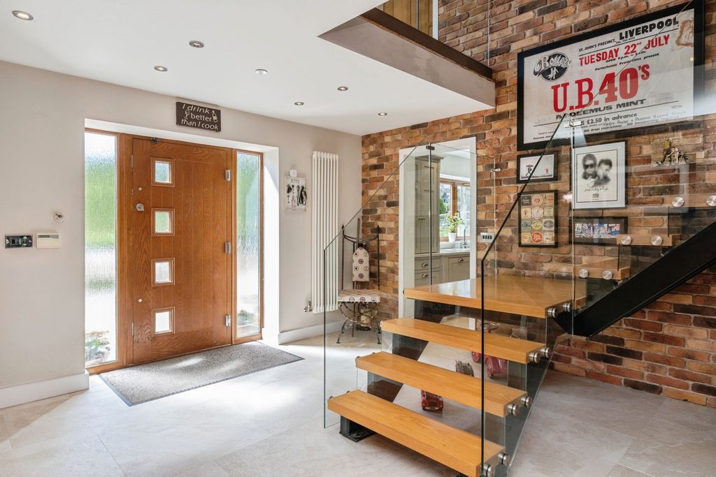Property photo 2 of 43 Pbox-Img.Jpg