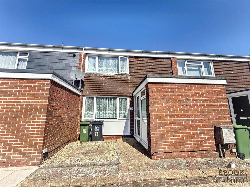 Property photo 1 of 11 01323 438506