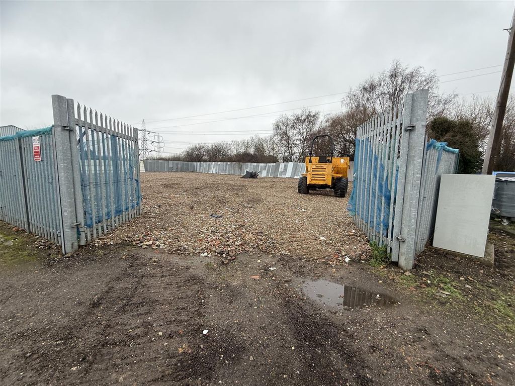 Property photo 3 of 3