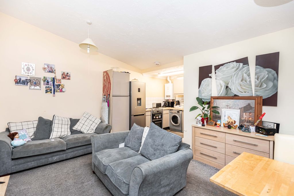 Property photo 3 of 15 346A4111