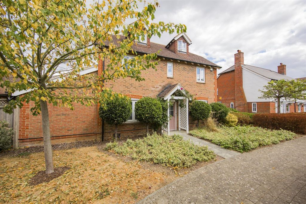 Property photo 1 of 36 Frontage