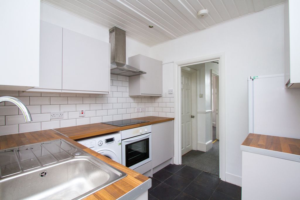 Property photo 3 of 16 Photo 04