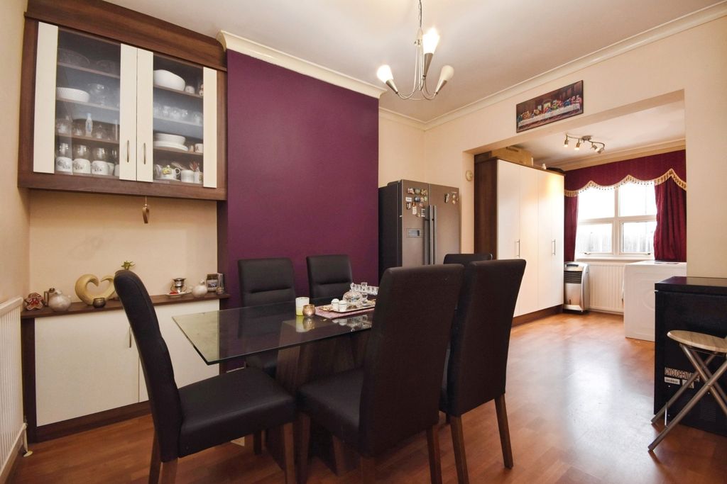 Property photo 2 of 17 Dining Room