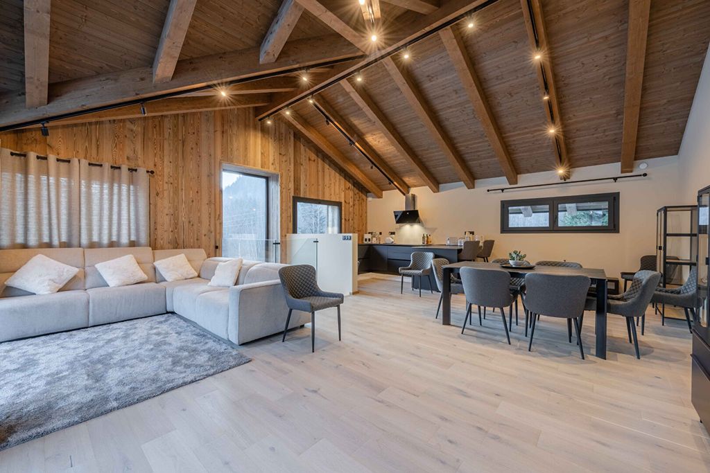 Property photo 1 of 12 Chamonix Chalet For