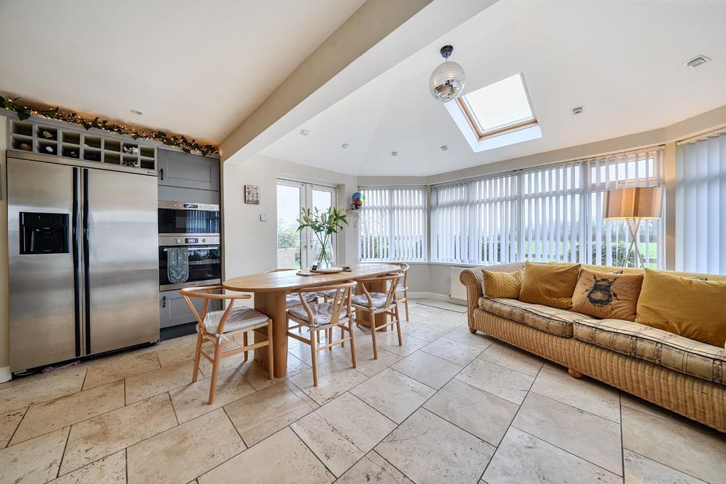Property photo 1 of 19 1402580-21-6970Eacd1c5Fa.Jpg