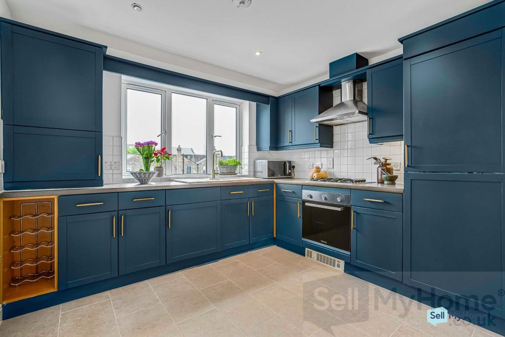 Property photo 1 of 19 Rent_My_Home-Flat_15__Lethaby_House-11