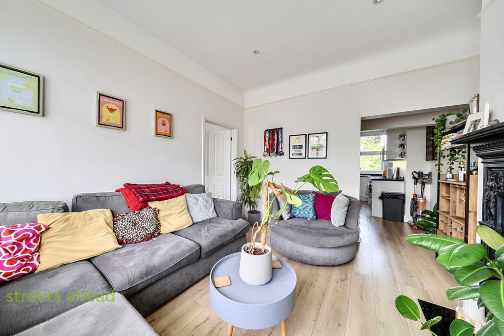 Property photo 3 of 16 3d505981-d2F4-408...