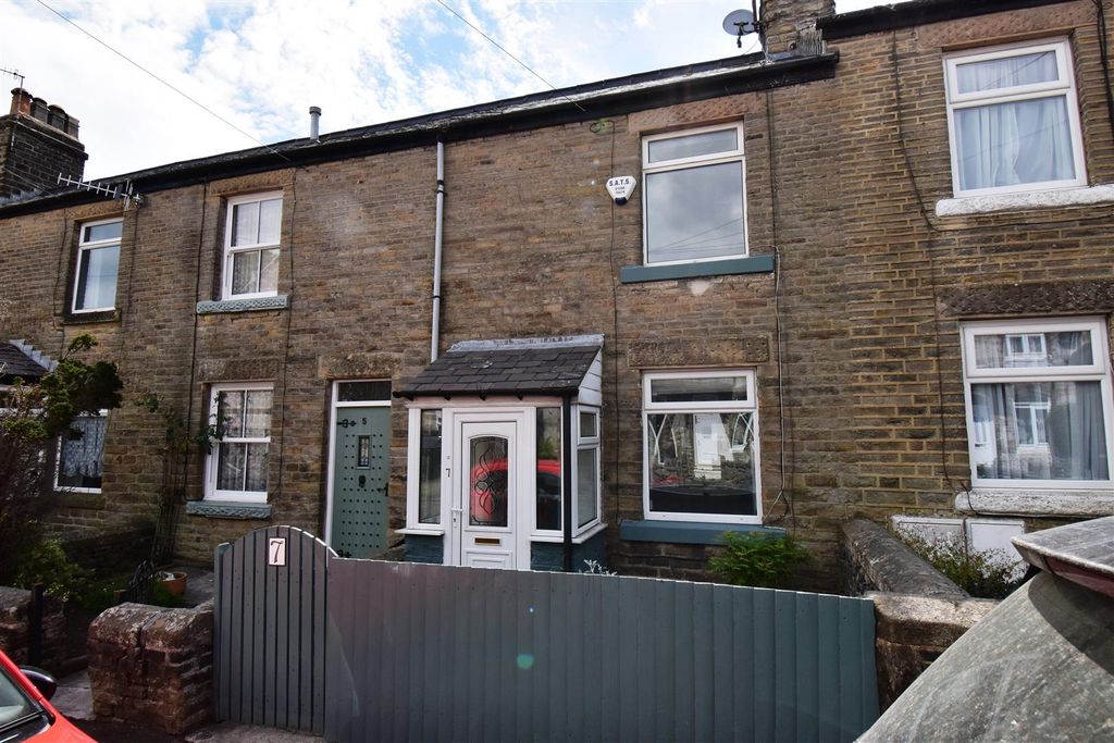 2 bed terraced house to rent Higher Buxton