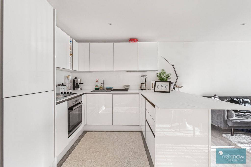 Property photo 2 of 10 Kitchen Area