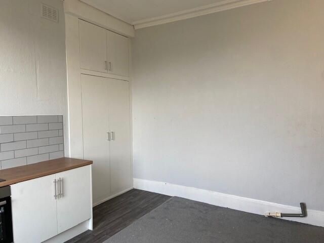 Property photo 3 of 4 Kitchen