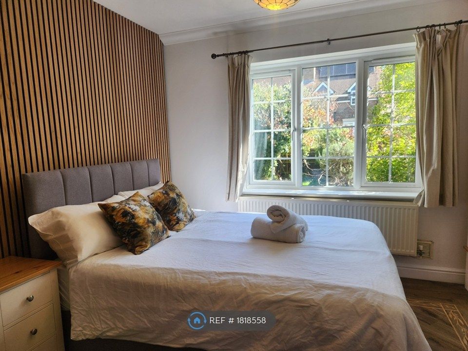 Property photo 1 of 15 Bedroom