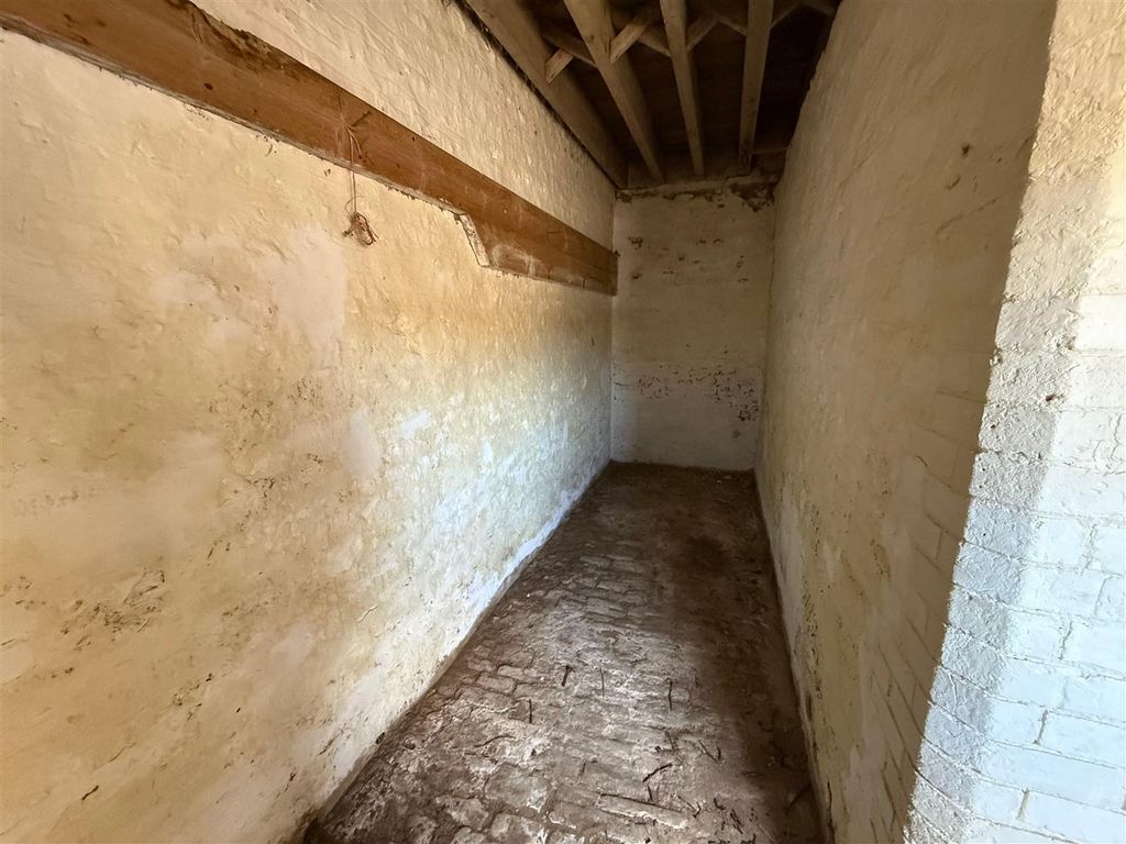 Property photo 3 of 16 Unit 1 Internal