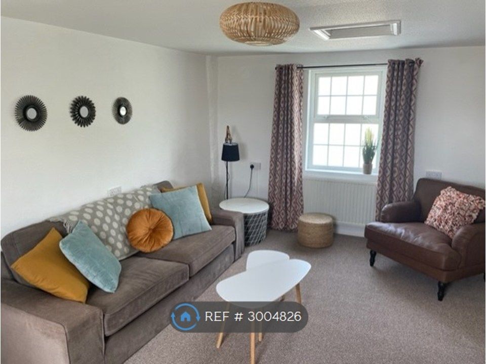 Property photo 1 of 11 Lounge