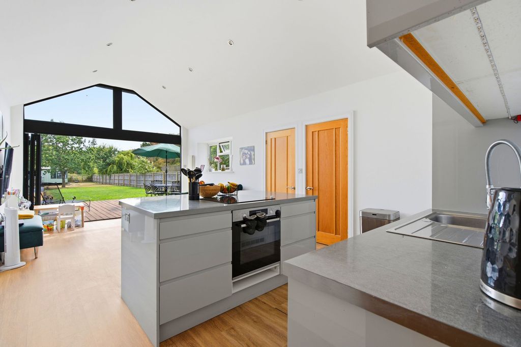 Property photo 2 of 14