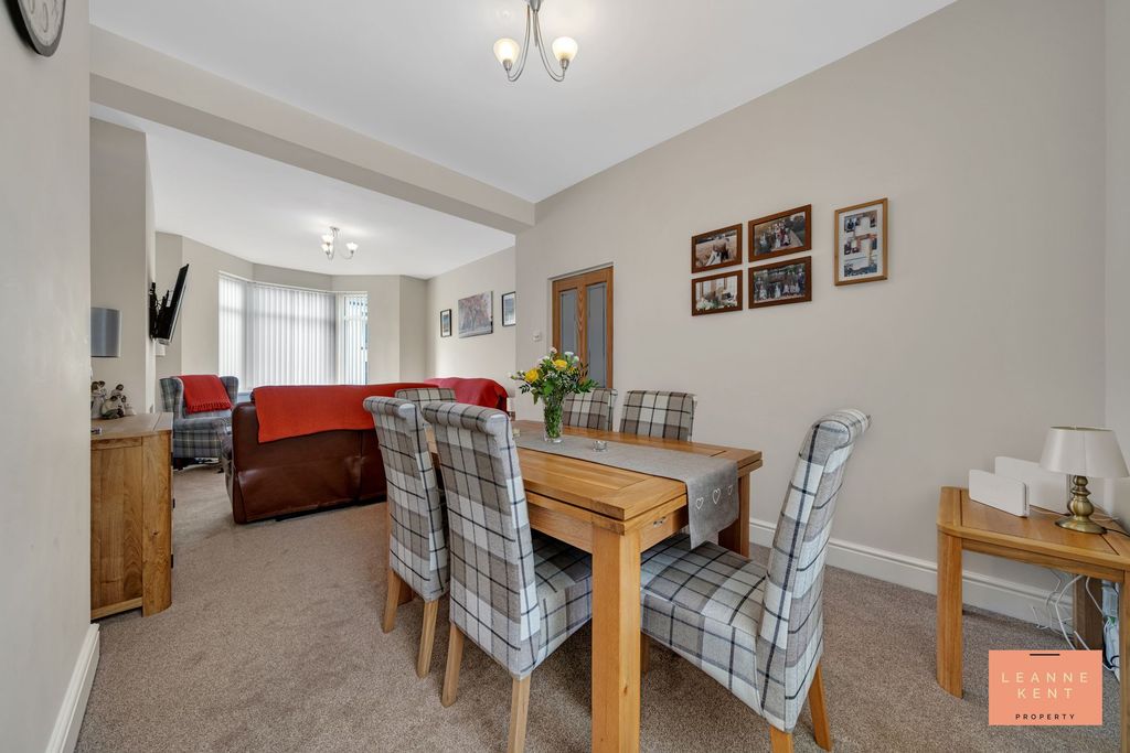 Property photo 3 of 39
