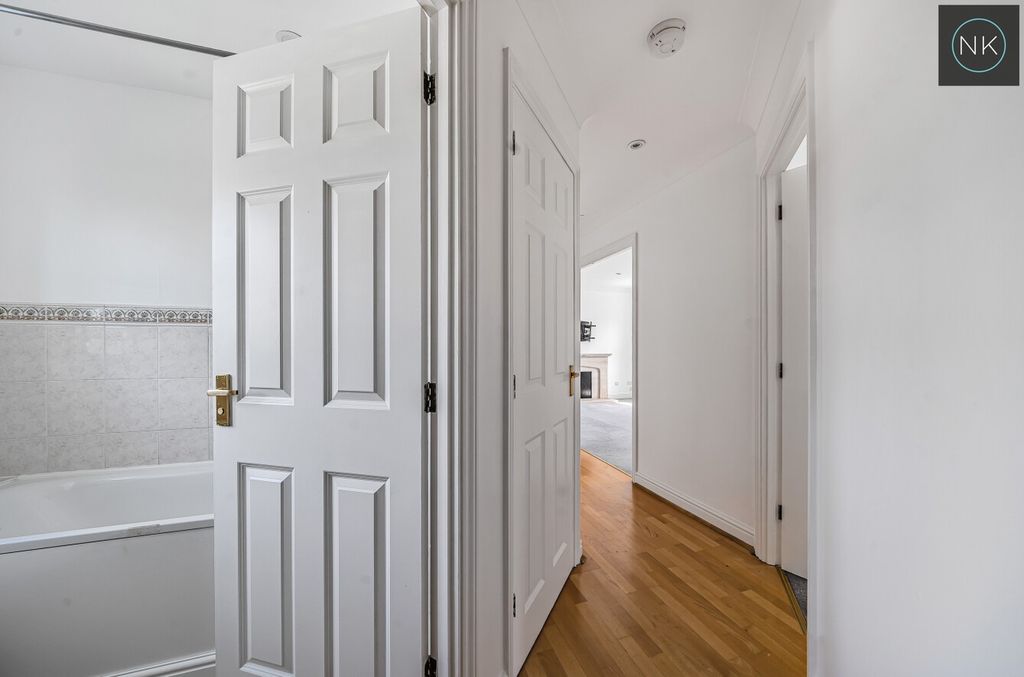 Property photo 2 of 23 4694362