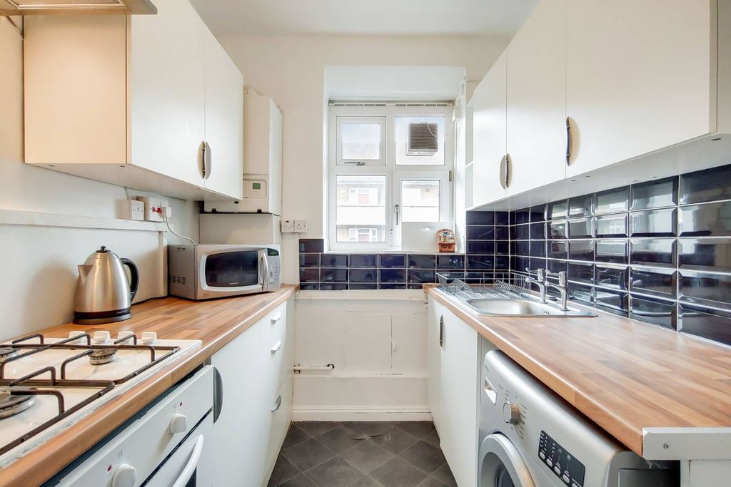 Property photo 2 of 17