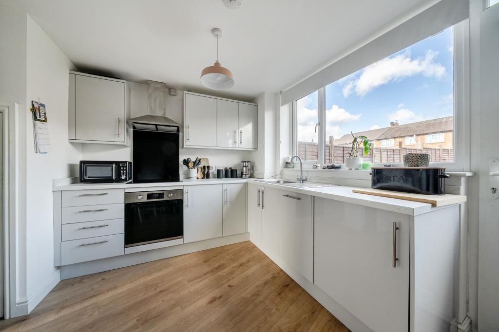 Property photo 3 of 23 Kitchen