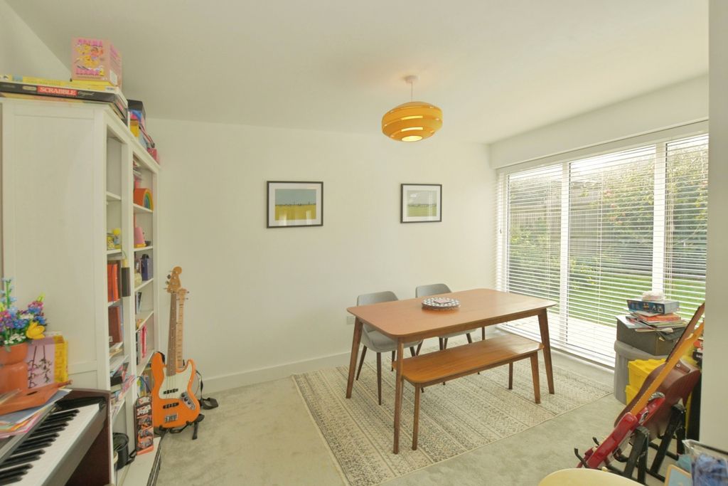 Property photo 3 of 16 Photo