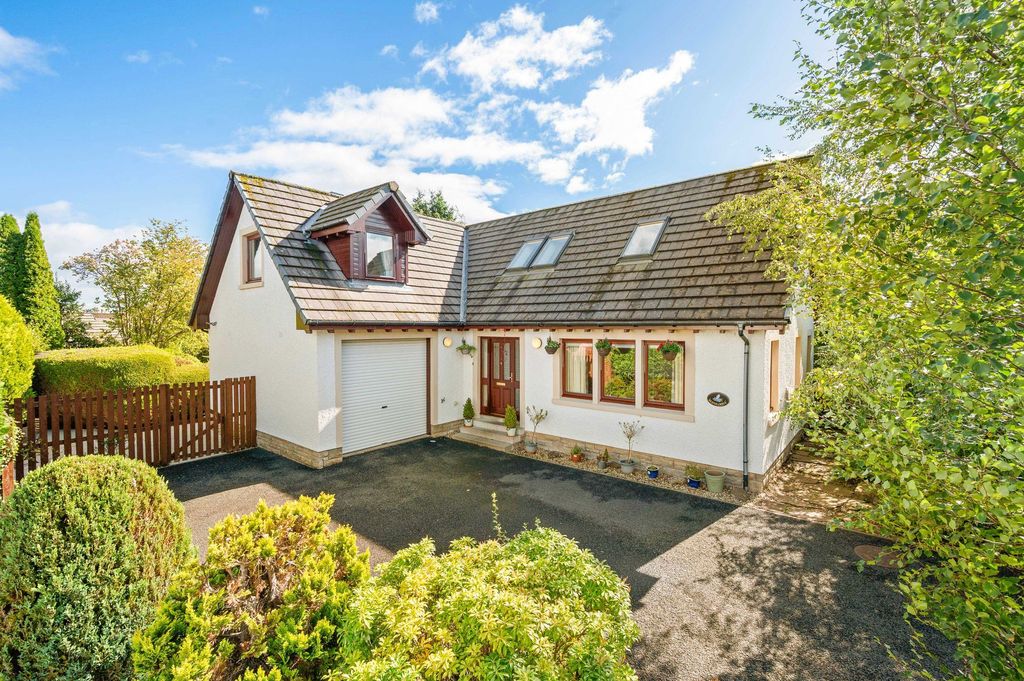 Property photo 1 of 35