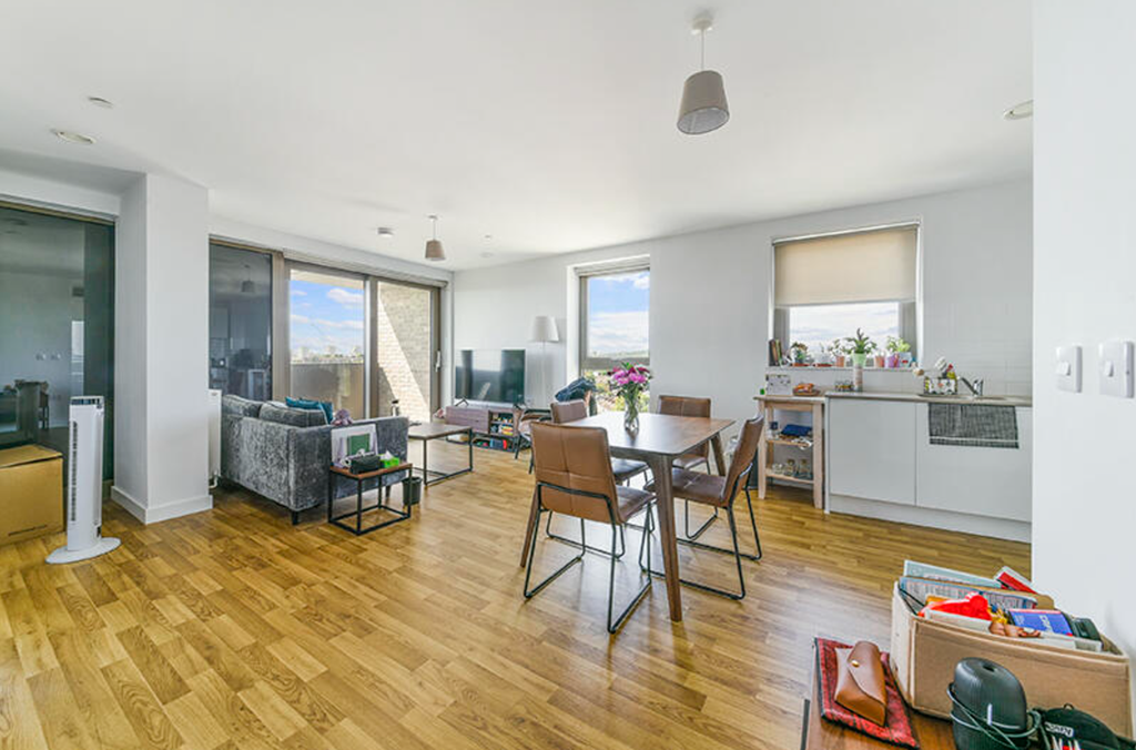 Property photo 2 of 12 1