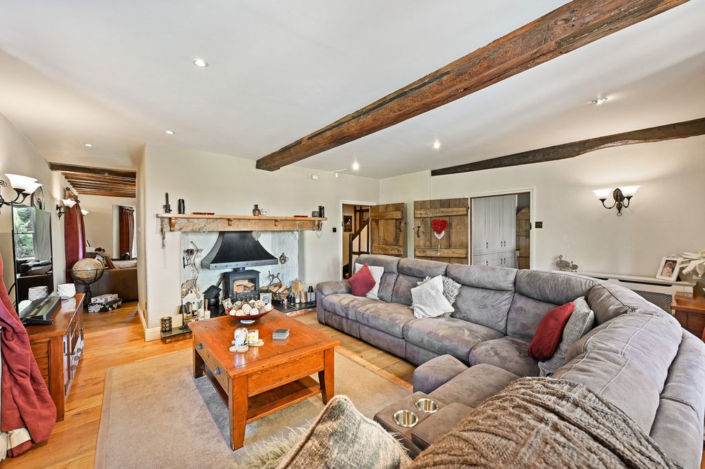 Property photo 3 of 49