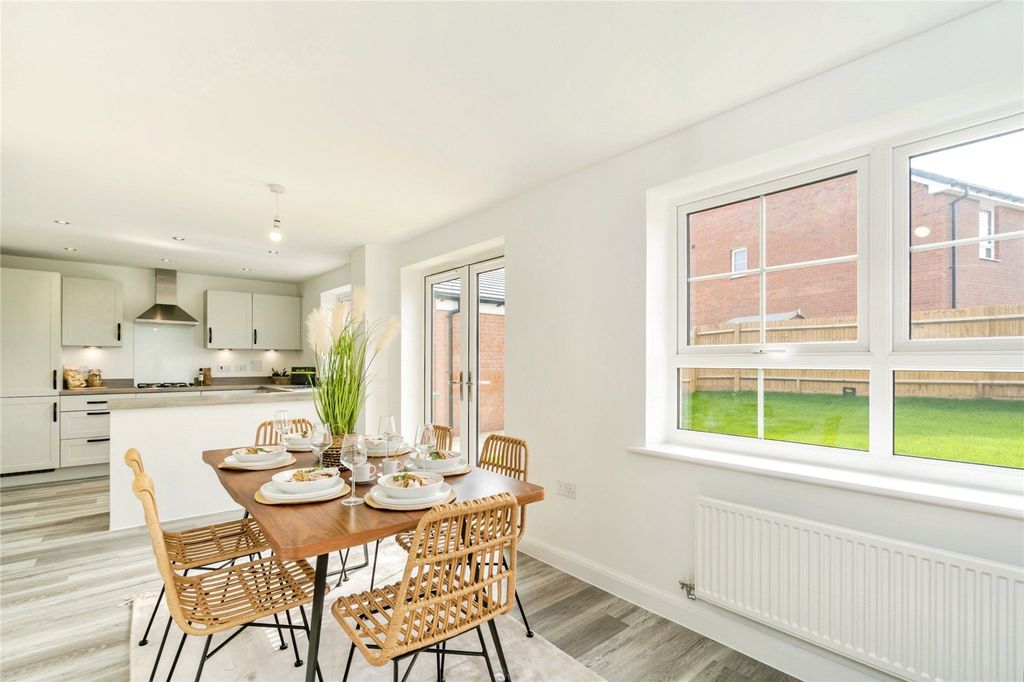 Property photo 2 of 18 Picture No. 11